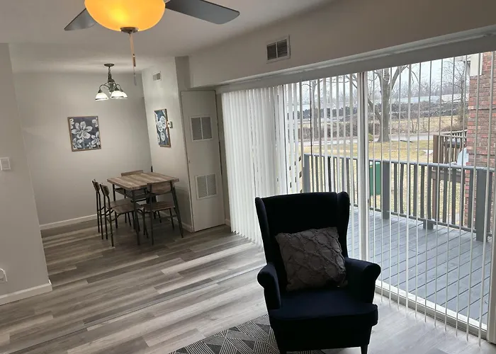 Apartment Peaceful Park 2 Bedroom Remodeled Family Granite City