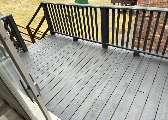 Peaceful Park 2 Bedroom Remodeled Family * Granite City
